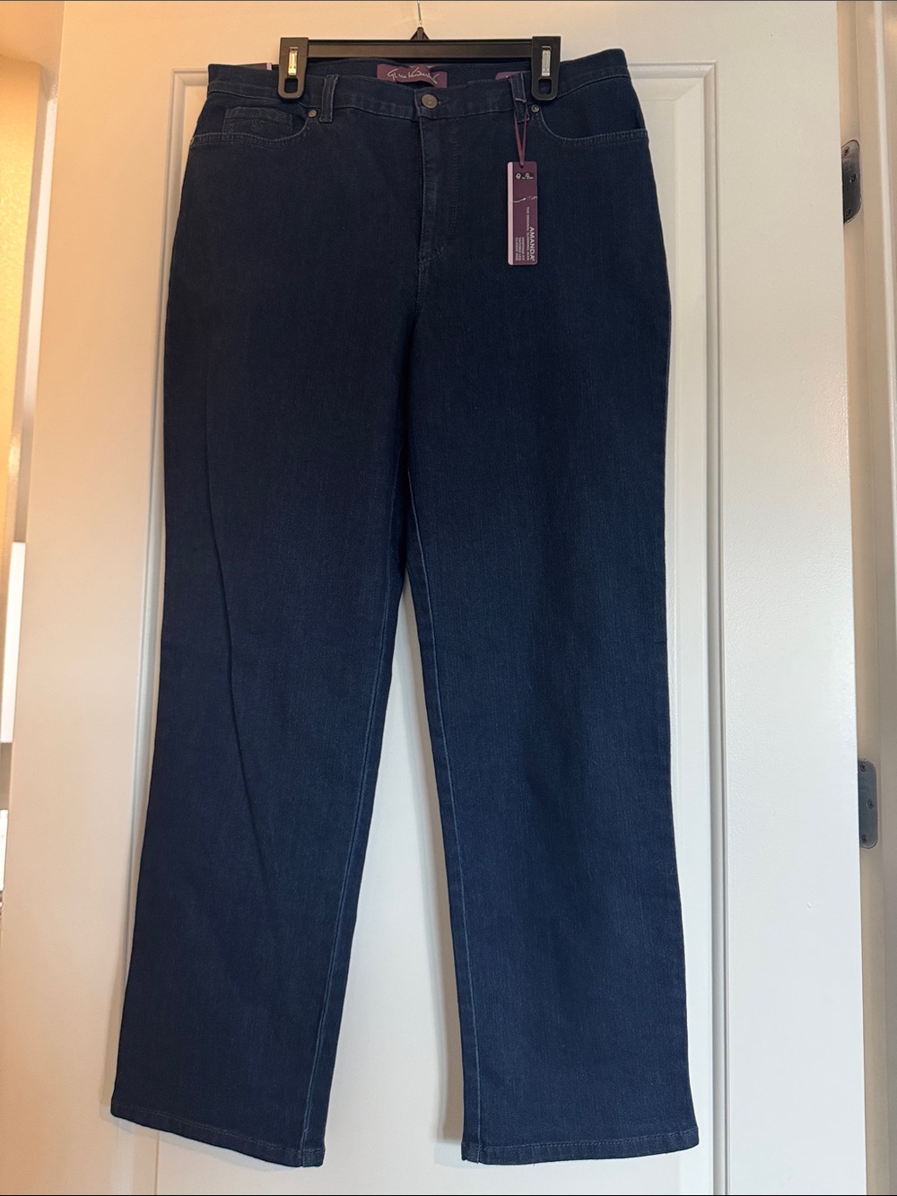 NWT Gloria Vanderbilt Amanda Jeans Size average 16
